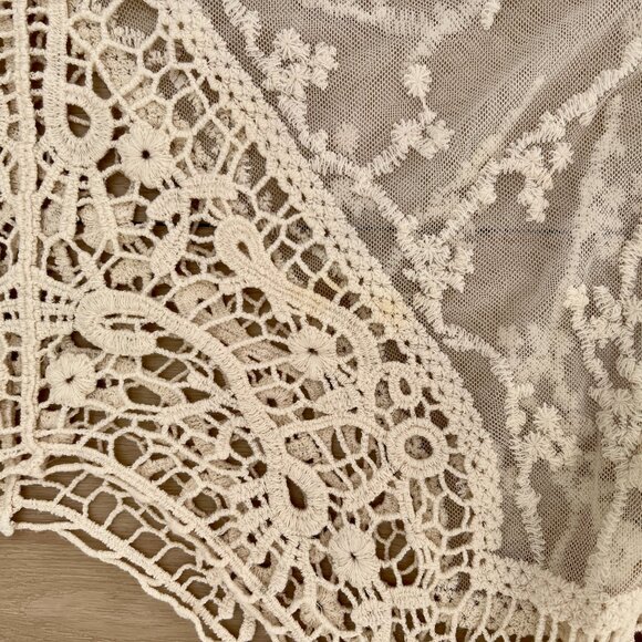Delicate Lace and Crochet Cream Colored Slouchy See-Through Layering Top XL - Picture 10 of 14